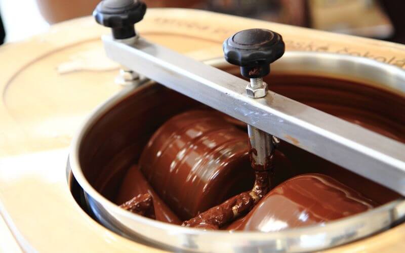 The art and science behind cocoa grinding explained